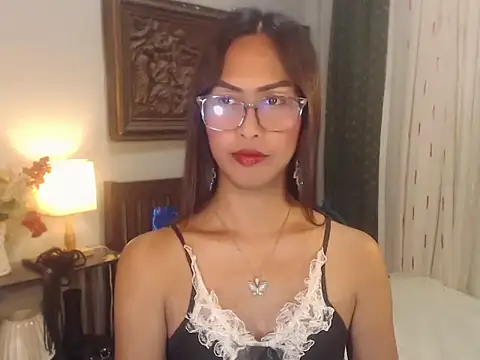 Nathalieheartt online show from July 2026 12:54:02 PM