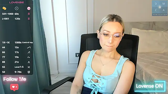 Snapshot of MinaDiamondd chatting on October 2025 03:15:02 AM MinaDiamondd online show from October 2025 03:15:02 AM