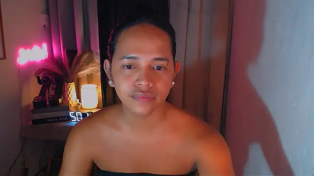 Lorainnelustts online show from December 2025 07:23:01 AM