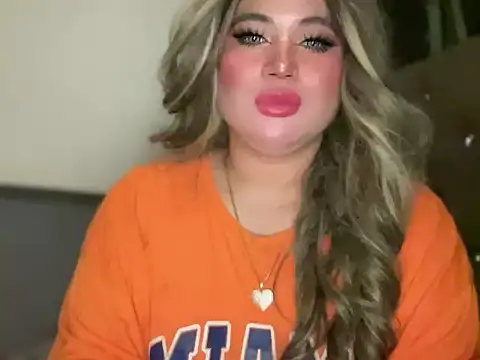 Naughtyrosecum online show from November 2025 03:23:01 PM