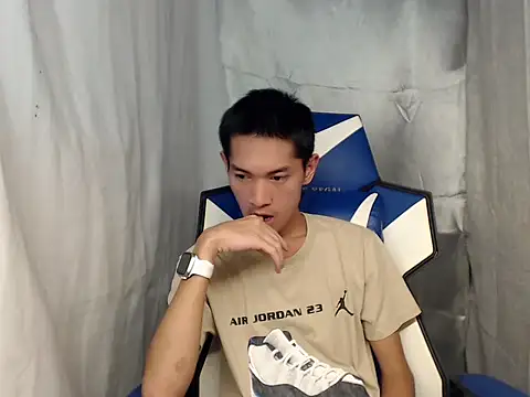 Snapshot of riks_tyler chatting on March 2026 06:29:02 PM riks tyler online show from March 2026 06:29:02 PM