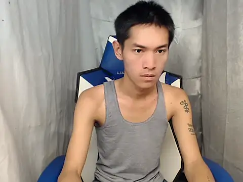 Snapshot of riks_tyler chatting on April 2026 06:16:01 PM riks tyler online show from April 2026 06:16:01 PM
