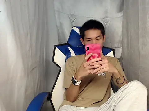 Snapshot of riks_tyler chatting on April 2026 07:11:02 PM riks tyler online show from April 2026 07:11:02 PM