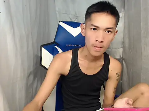 Snapshot of riks_tyler chatting on April 2026 07:36:01 PM riks tyler online show from April 2026 07:36:01 PM
