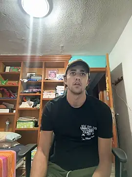 Snapshot of aavrdvh33 chatting on September 2025 07:14:02 PM aavrdvh33 online show from September 2025 07:14:02 PM