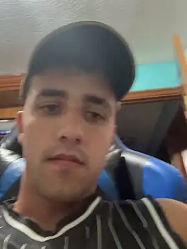 Snapshot of aavrdvh33 chatting on October 2025 06:07:02 PM aavrdvh33 online show from October 2025 06:07:02 PM