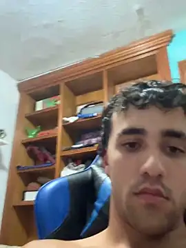 Snapshot of aavrdvh33 chatting on October 2025 09:37:02 PM aavrdvh33 online show from October 2025 09:37:02 PM