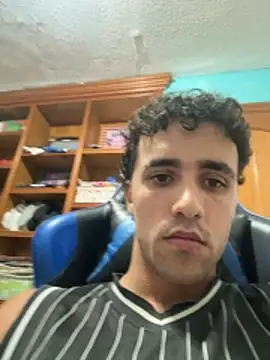 Snapshot of aavrdvh33 chatting on October 2025 09:08:02 PM aavrdvh33 online show from October 2025 09:08:02 PM