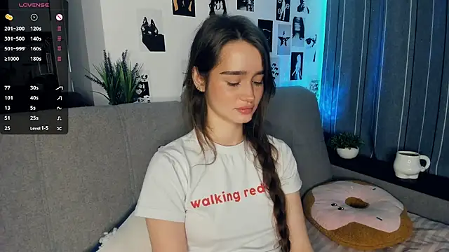 lovelyalivia online show from October 2025 09:31:01 AM