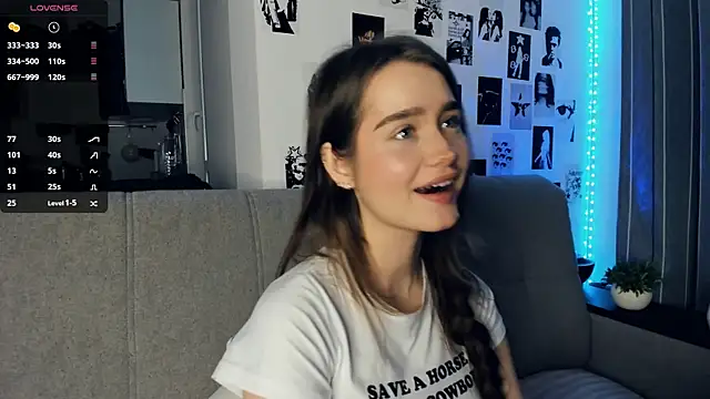 lovelyalivia online show from November 2025 09:31:01 AM