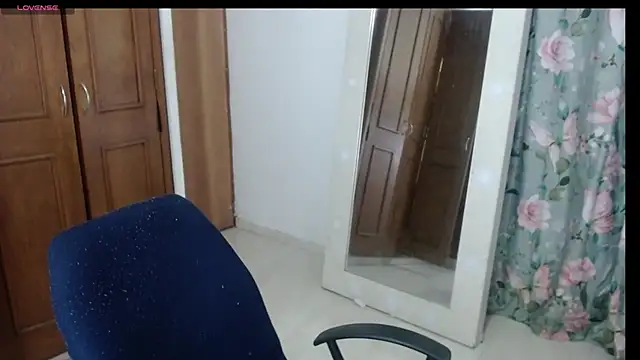 alejandralatina online show from June 2026 05:54:01 AM