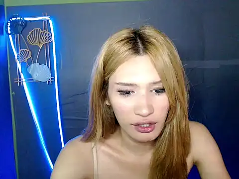 SerenaCortesi online show from September 2025 04:10:02 PM
