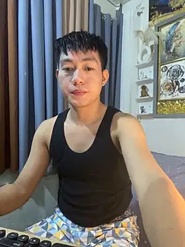 xshyboyx online show from November 2025 01:00:02 PM