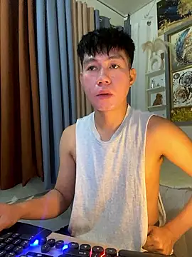 xshyboyx online show from January 2026 02:49:01 AM