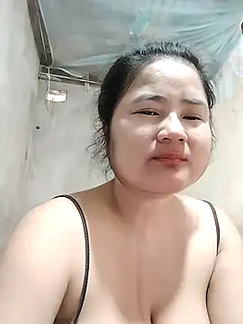 Snapshot of BigBoobs186 chatting on November 2025 01:37:01 AM BigBoobs186 online show from November 2025 01:37:01 AM