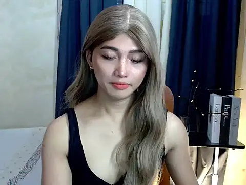 Kelly Holly online show from September 2025 01:51:02 AM