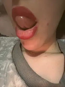 Mimisixo online show from April 2026 08:22:01 PM