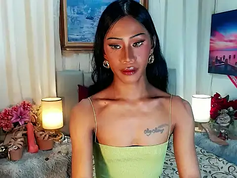 sassylatina online show from November 2025 06:43:01 PM