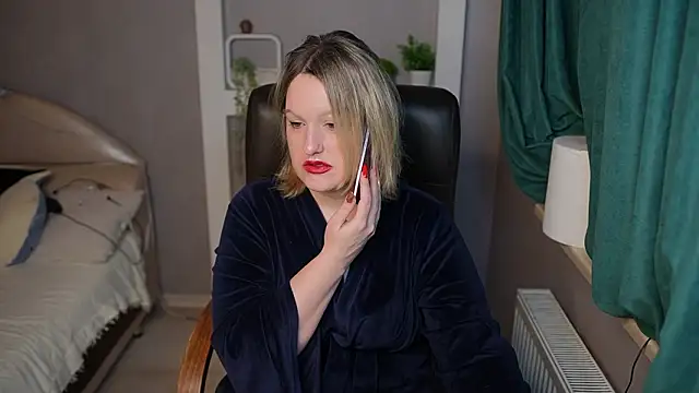 Snapshot of MariemLui chatting on February 2026 10:21:02 AM MariemLui online show from February 2026 10:21:02 AM