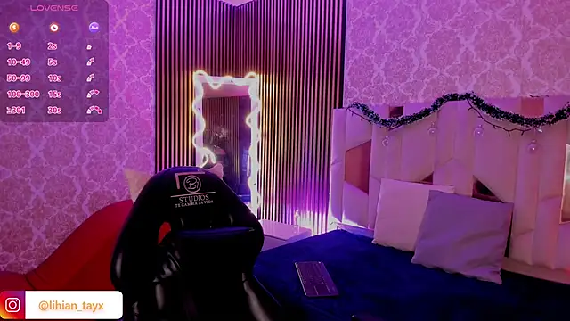 LIHIAN TAY online show from December 2025 03:44:02 AM