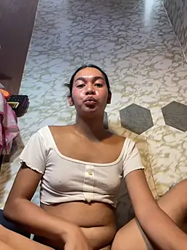 Snapshot of youryummybaby chatting on December 2025 08:30:02 AM youryummybaby online show from December 2025 08:30:02 AM