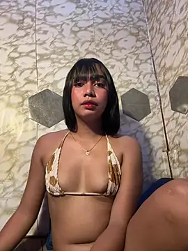 Snapshot of youryummybaby chatting on January 2026 07:35:02 AM youryummybaby online show from January 2026 07:35:02 AM