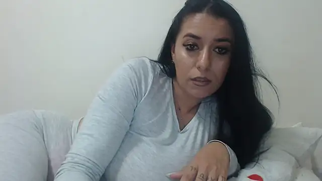 Maryem637048 online show from November 2025 03:11:01 PM