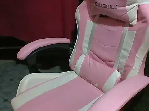 Snapshot of petite_sexy21 chatting on February 2026 01:21:01 PM petite sexy21 online show from February 2026 01:21:01 PM