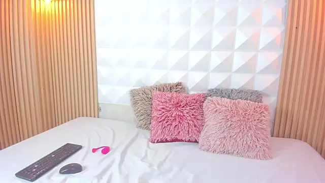 Antonella00  online show from November 2025 04:56:02 AM