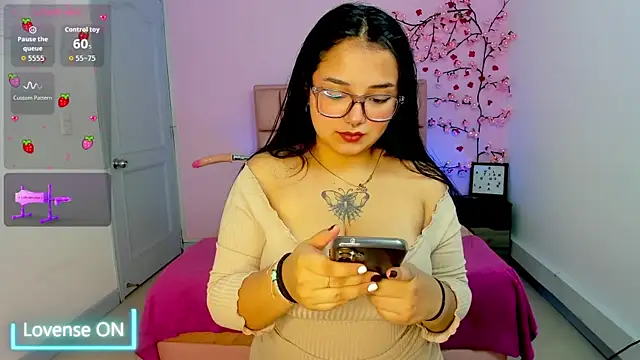 Snapshot of SofiDoll_cg chatting on November 2025 12:16:02 PM SofiDoll cg online show from November 2025 12:16:02 PM