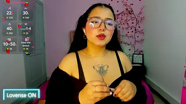 Snapshot of SofiDoll_cg chatting on November 2025 12:33:01 PM SofiDoll cg online show from November 2025 12:33:01 PM