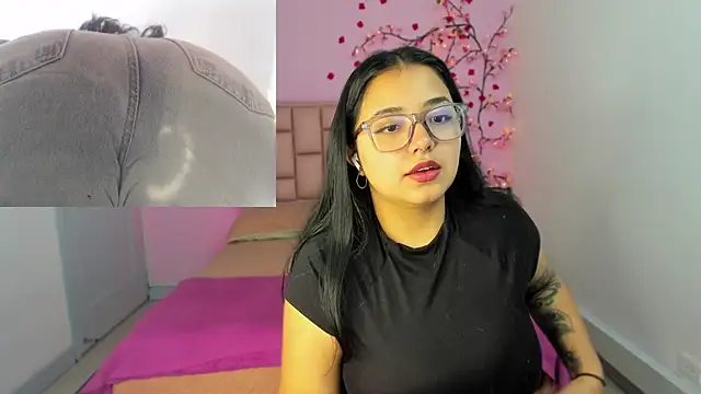 Snapshot of SofiDoll_cg chatting on November 2025 12:38:01 PM SofiDoll cg online show from November 2025 12:38:01 PM