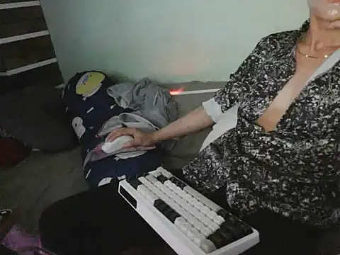 boyhigh1997 online show from October 2025 07:53:02 AM