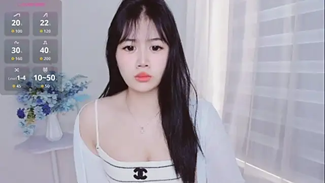 Snapshot of -Rose-Lucky- chatting on October 2025 01:17:01 AM -Rose-Lucky- online show from October 2025 01:17:01 AM