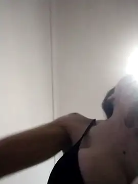 chicalunar24 online show from September 2025 05:16:01 PM