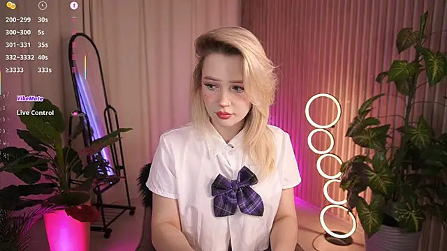 LauraWifeness online show from December 2025 06:28:01 AM