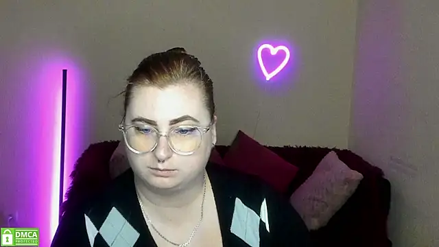 Snapshot of Alicia_love00 chatting on September 2025 05:22:01 AM Alicia love00 online show from September 2025 05:22:01 AM