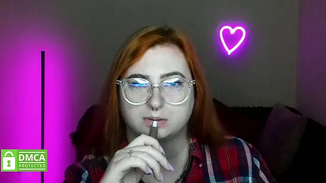 Snapshot of Alicia_love00 chatting on October 2025 05:26:02 PM Alicia love00 online show from October 2025 05:26:02 PM