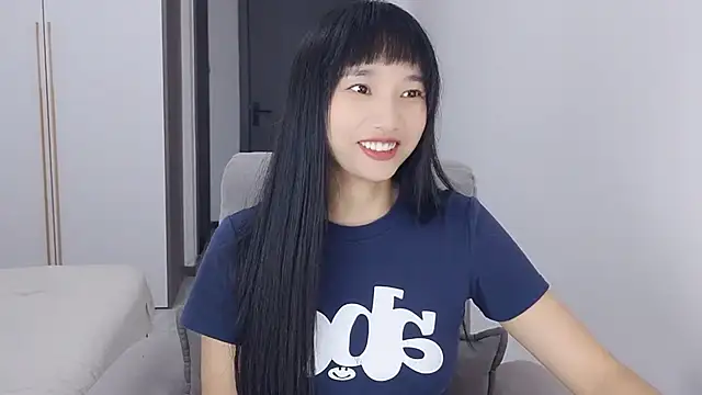 Lisa-3333 online show from September 2025 02:22:01 PM