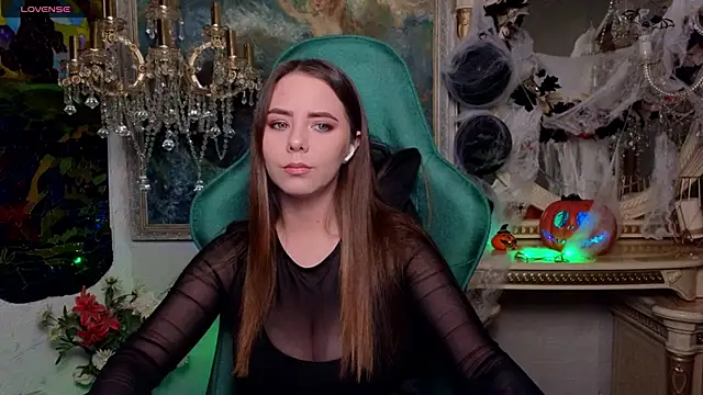 IvoryWood  online show from November 2025 05:04:02 PM