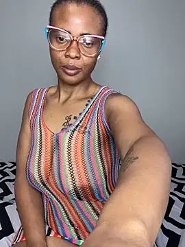 DiamondHaze2 online show from May 2026 01:37:01 PM