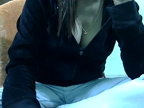 Snapshot of CHAMELI4747 chatting on December 2025 08:32:02 AM CHAMELI4747 online show from December 2025 08:32:02 AM