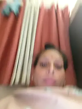 ISHANI-SINGH online show from November 2025 03:01:02 PM