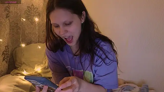 Lunliss online show from February 2026 12:04:02 AM