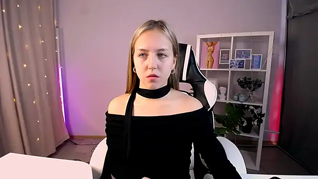 CindySparkl online show from March 2026 05:57:02 AM