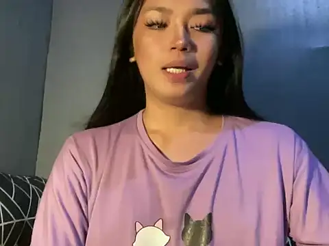 Claudia Johnson online show from December 2025 05:47:02 AM