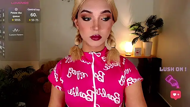 Snapshot of UrasianBIGcock696 chatting on February 2026 02:33:01 PM UrasianBIGcock696 online show from February 2026 02:33:01 PM