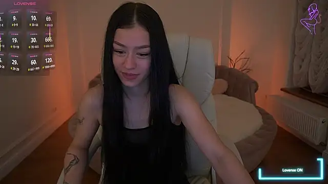 Snapshot of FataleNellie chatting on May 2026 08:59:02 PM FataleNellie online show from May 2026 08:59:02 PM