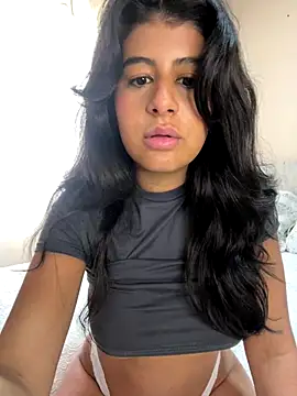 Snapshot of CuteMaddy18 chatting on October 2025 01:33:02 PM CuteMaddy18 online show from October 2025 01:33:02 PM