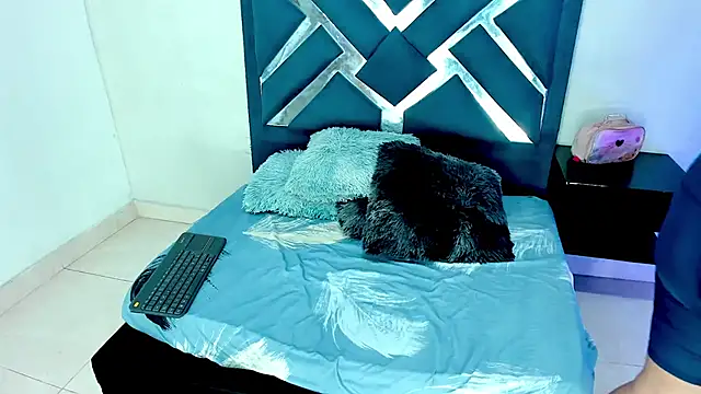 keith cute online show from November 2025 07:24:01 PM